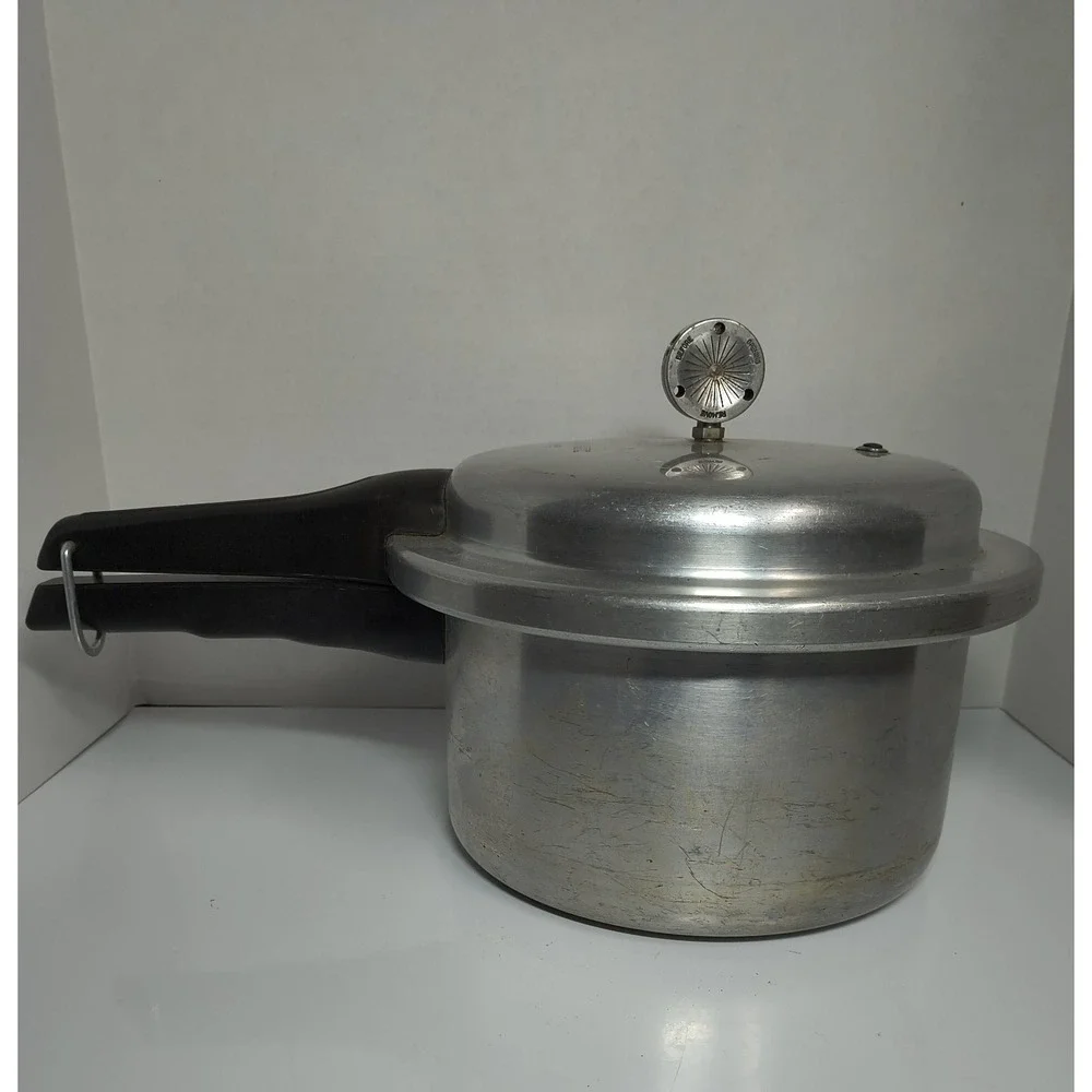 Vintage Mirro-Matic 4Qt Aluminum Stovetop Pressure Cooker‎ USA W Weights, Insert